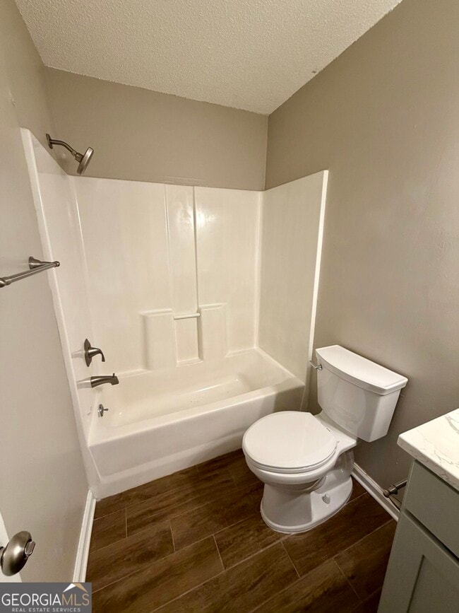 438 Admiral's Walk Dr