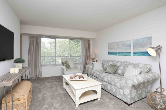 2BR, 2BA - 1,075 SF