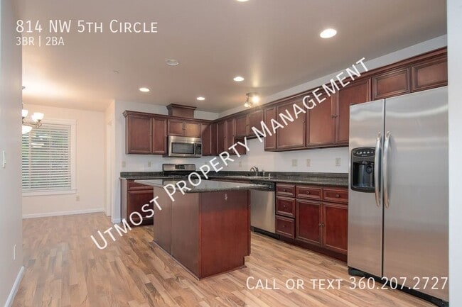 Photo - 814 NW 5th Cir