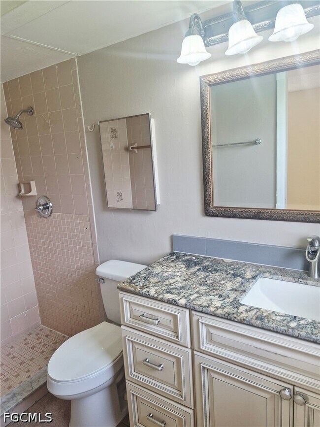 3206 SE Santa Barbara Pl