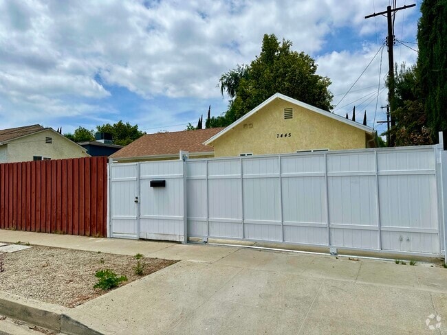 Building Photo - 7445 Rhea Ave Rental