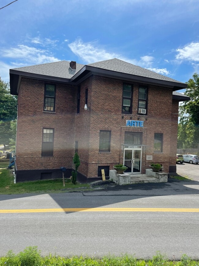 Building Photo - 101 Paul Ave Unit 1