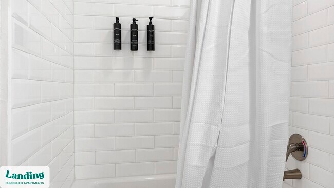 Photo - 2323 E Highland Ave Unidad 1521.1410092