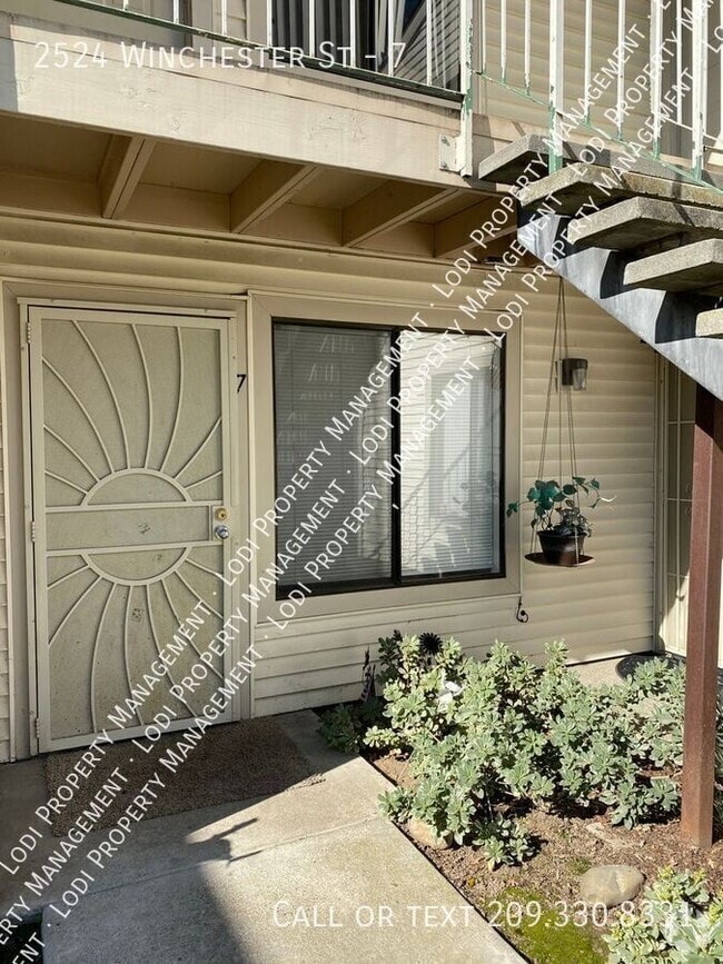 Building Photo - 2524 Winchester Dr Rental
