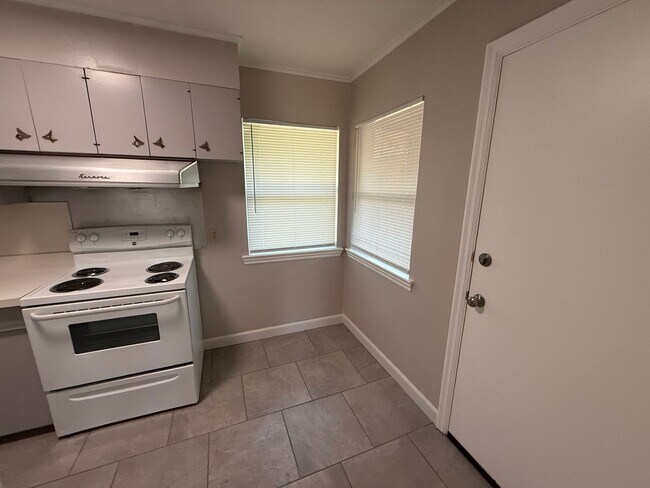 Photo - Coming Soon: Near the University 2 bedroom Duplex With Private yard