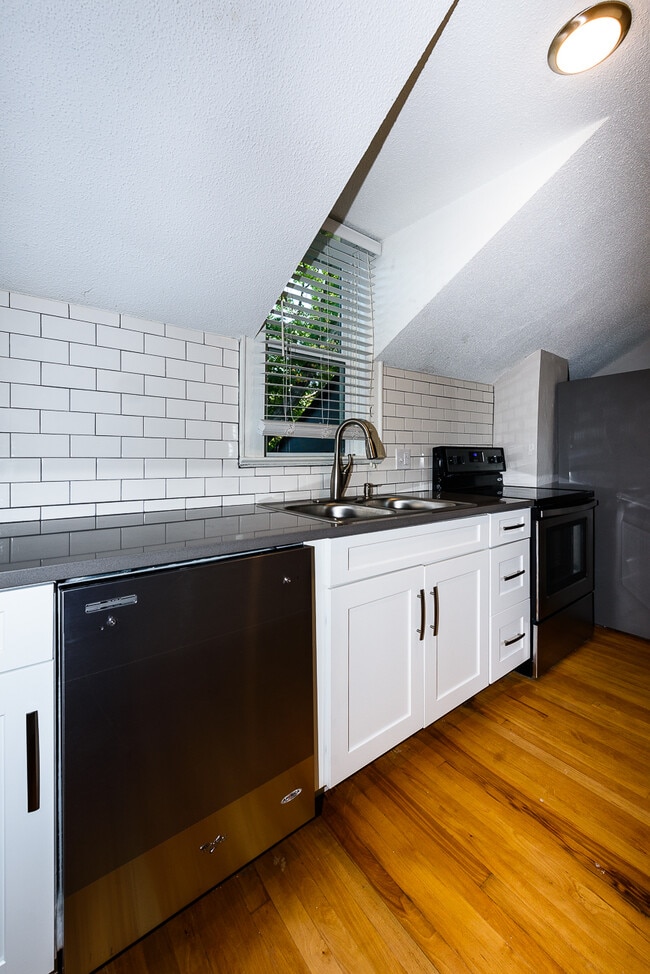 KITCHEN - 715 Watson Ave. Unit C