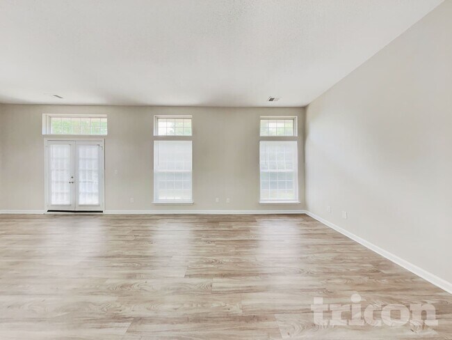 Photo - 47 McDonald St NW