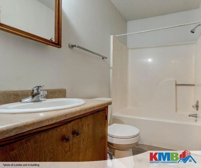 Photo - 953 Boston Way