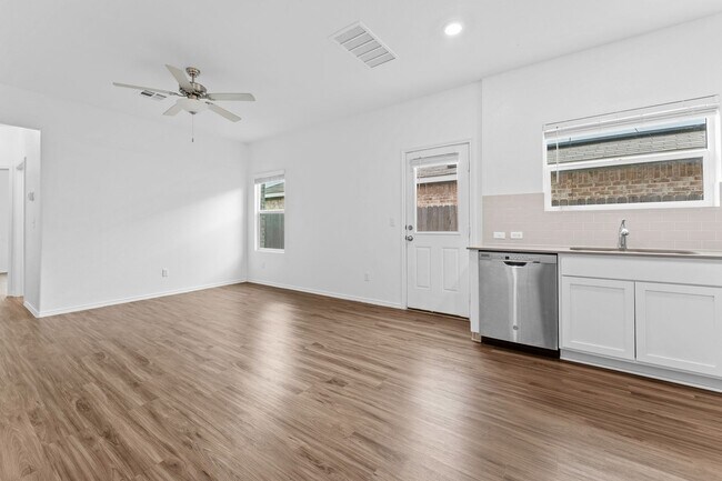 Photo - 129 Escondido Cir Unit B