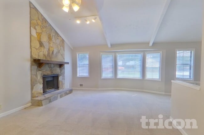 5237 Westhill Dr NW