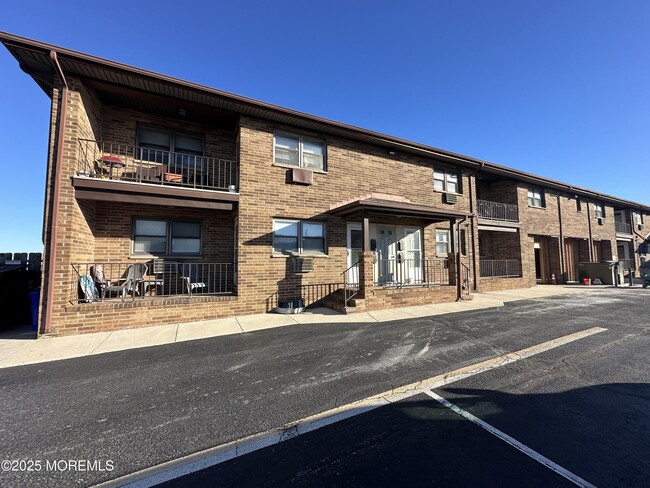 Building Photo - 1501 Ocean Ave N Unit A15