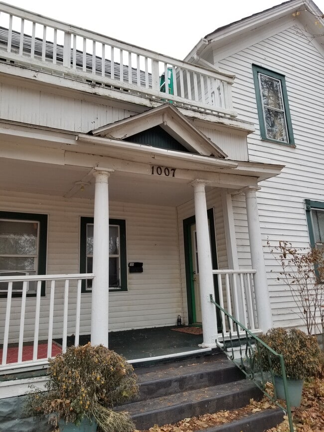 Main Entrance - 1007 2nd Ave Unit 2