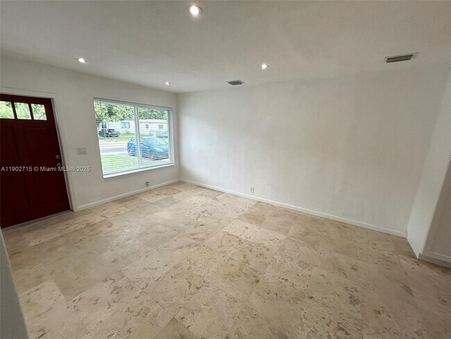 Photo - 1584 NE 110th Terrace Unidad 1584