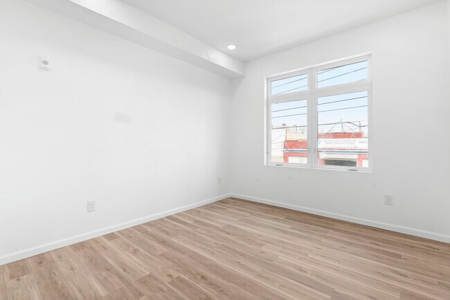 Photo - 5061 Parrish St Unit 1