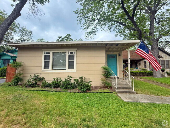 Building Photo - Unbeatable Location – Walk to the Guadalup... Rental