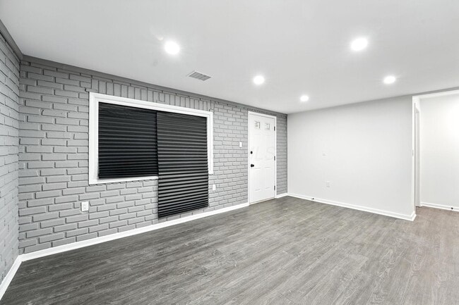 Photo - 354 Fernhill Ave