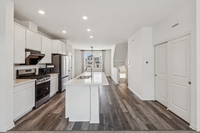 Photo - 2014 Yellowstone Blvd