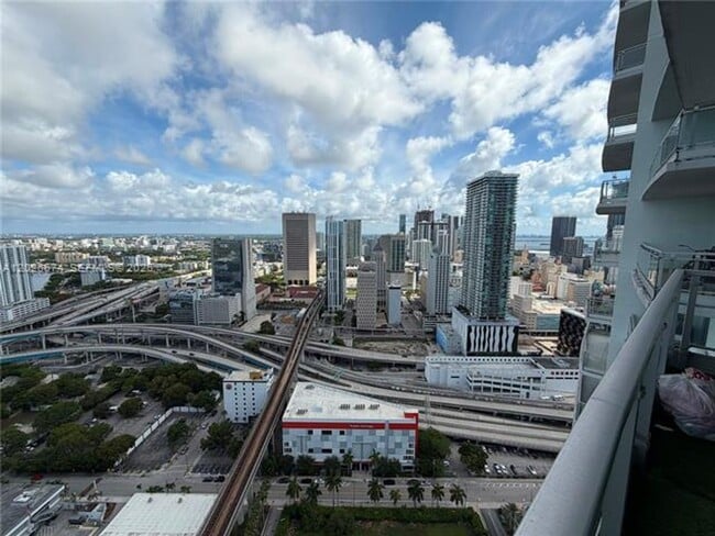 Photo - 90 SW 3rd St Unidad 90 SW 3rd St # 4006