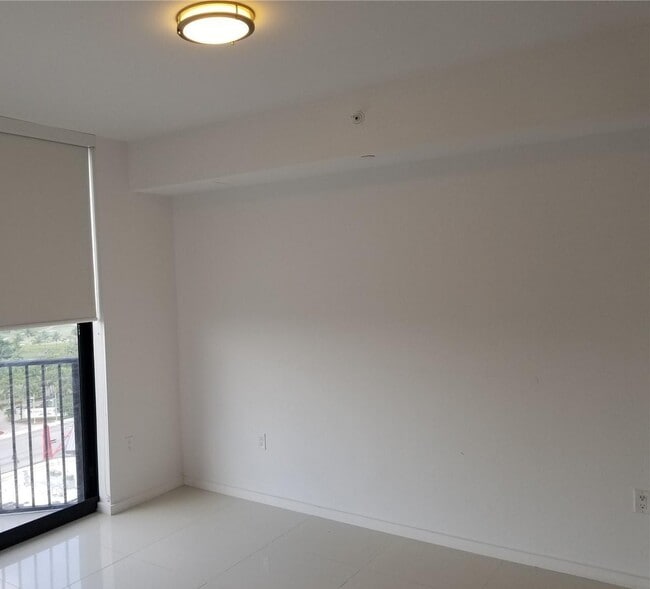 Photo - 5168 NW 84th Ave Unidad 1808