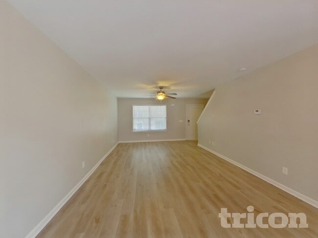 Photo - 175 Chesterbrook Ln