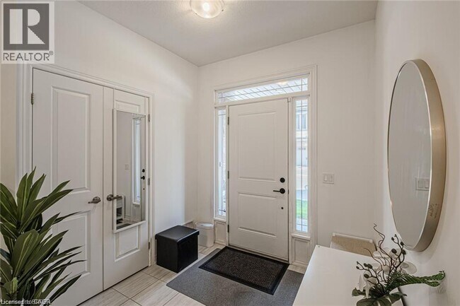 Photo - 77 Diana Ave