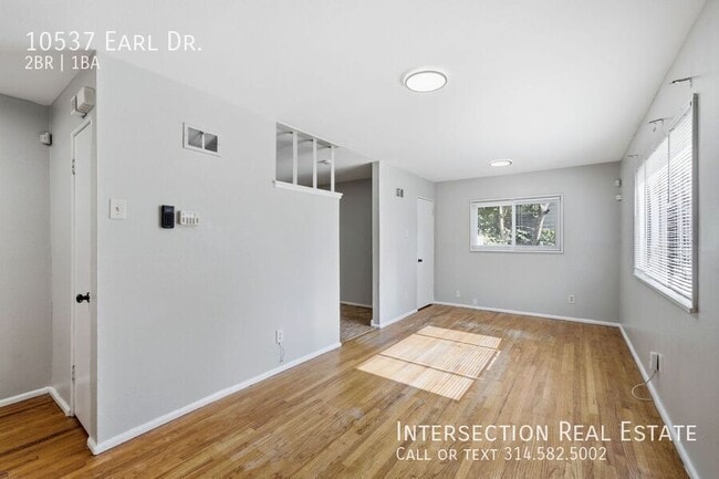 Photo - 10537 Earl Dr