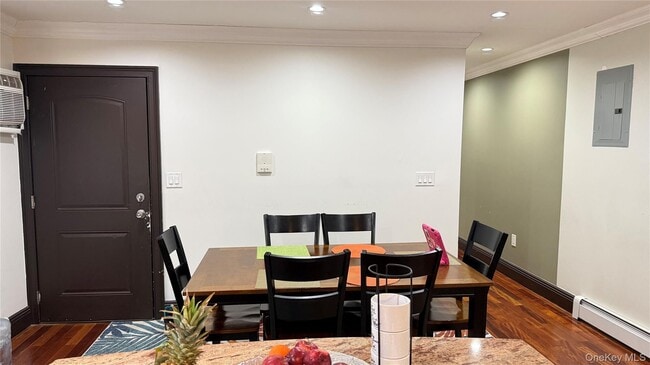 Photo - 190-18 Woodhull Ave