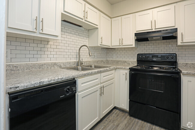 New Backsplash - Summit Eastchester Rental