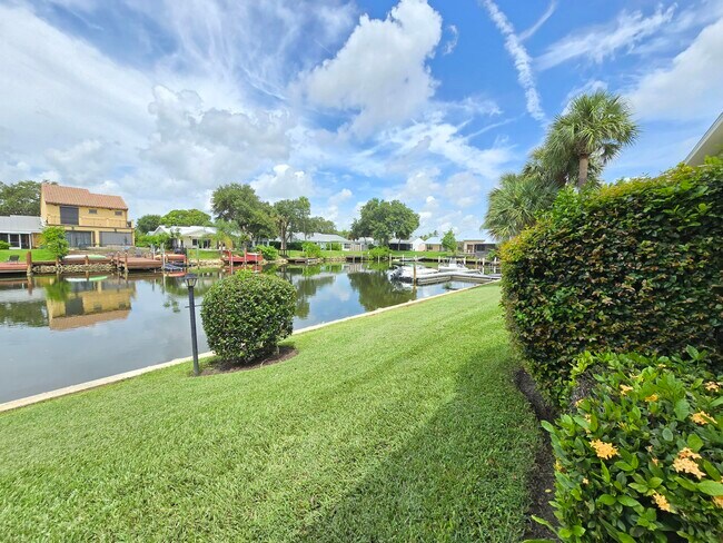 1935 Cobia Dr Unit 103E