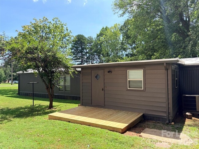Photo - 8112 Blackwood Rd