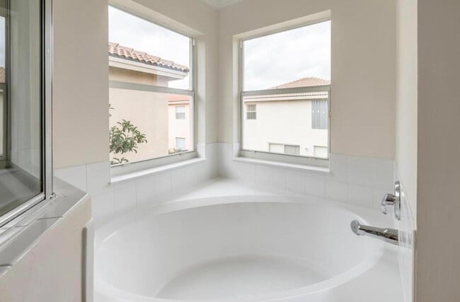 Photo - 4147 Meade Way