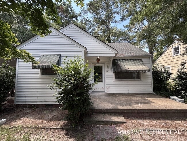 Building Photo - 907 Rudolph St