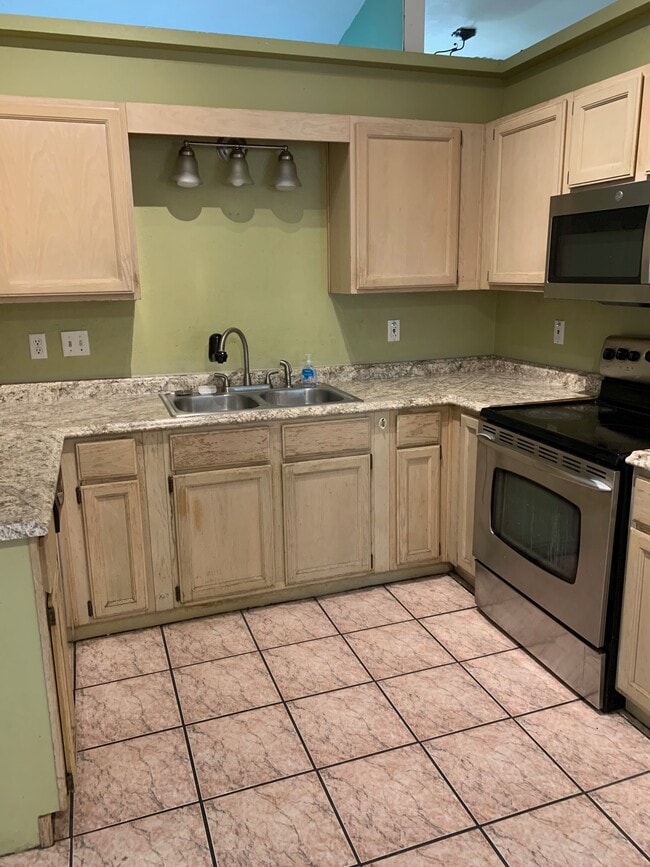 Photo - 1044 Henson Ct