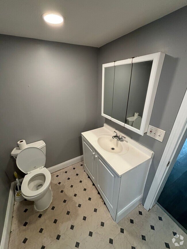 Building Photo - 55 Brook St Unit 1 Rental