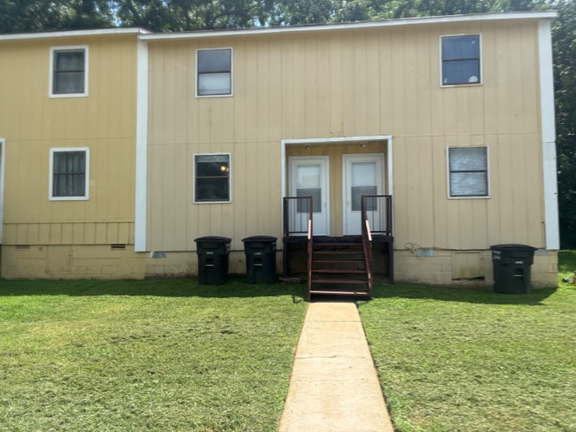 Building Photo - 319 S Bailey St Rental