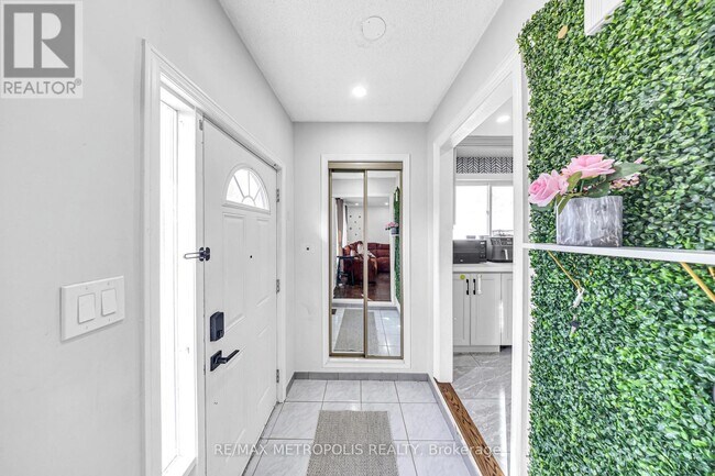 Photo - 897 Liverpool Rd