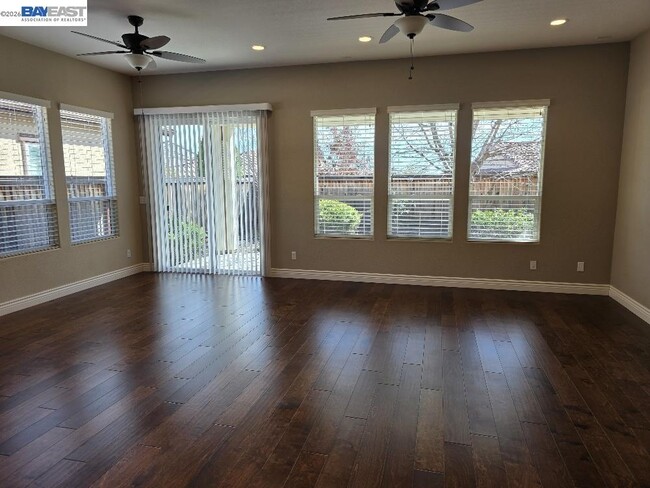 Photo - 2028 Tempranillo Ln