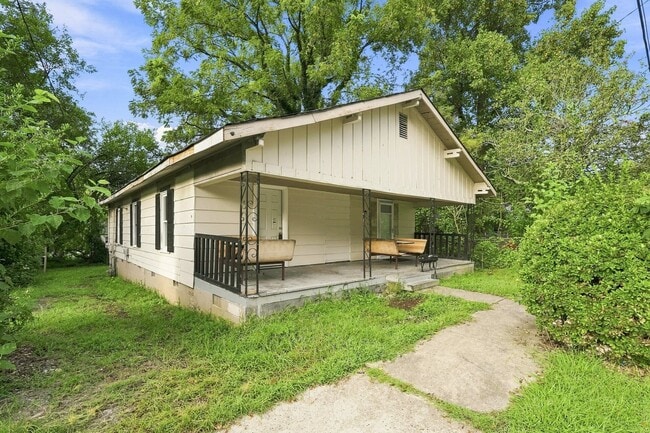 Building Photo - 1312 Vernon Pl
