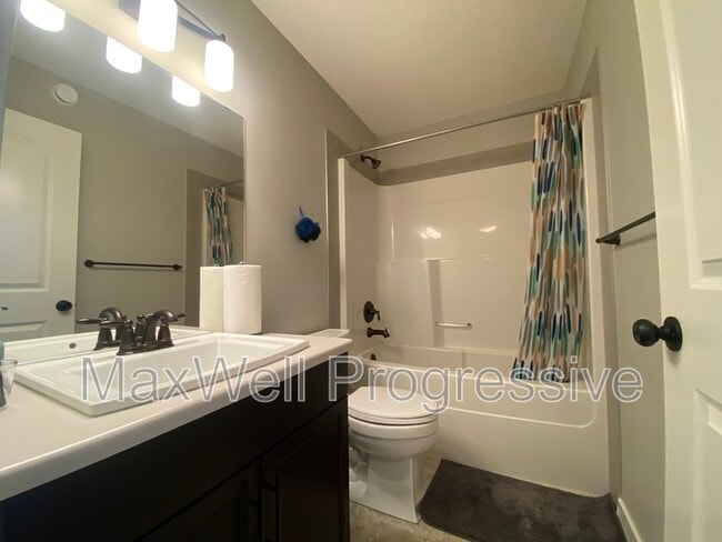 Photo - 315 Desrochers Blvd SW