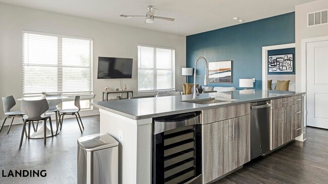 Photo - 1900 Airport Commerce Dr Unidad 3202