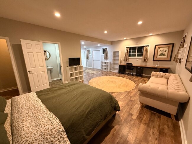 Photo - 214 Pinecrest Dr Unit All Utilities + WiFi included