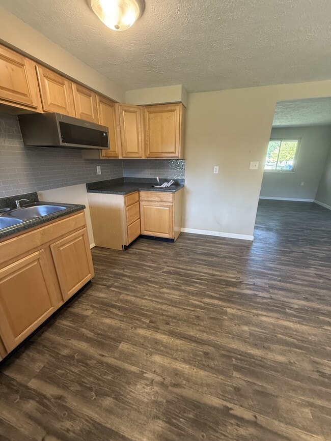 Photo - 6185 Farmborough Dr