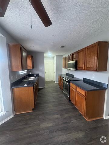 Building Photo - 6909 Club Creek Dr Rental