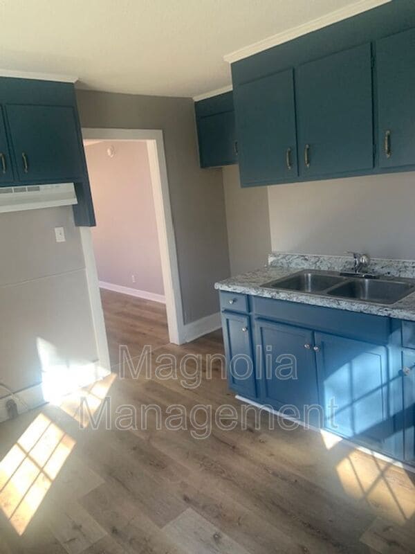 Photo - 1825 Colonial Ave