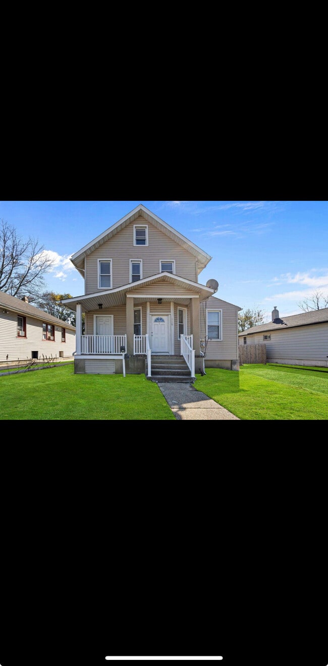Building Photo - 118 Joline Ave