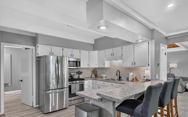 Photo - 2027 Island Dr