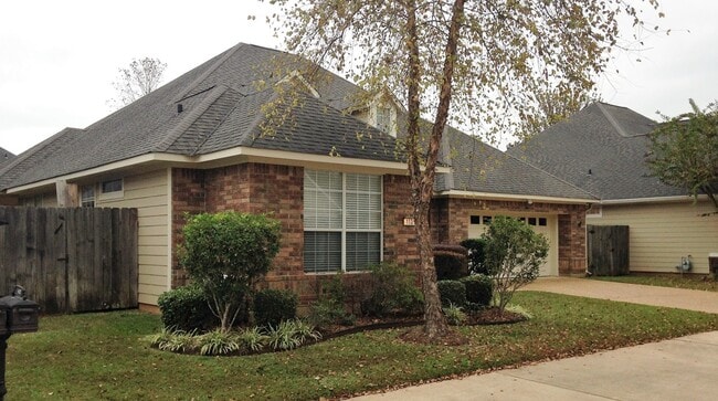 Photo - ** BEAUTIFUL 3/2 HAVEN SUBDIVISION **
