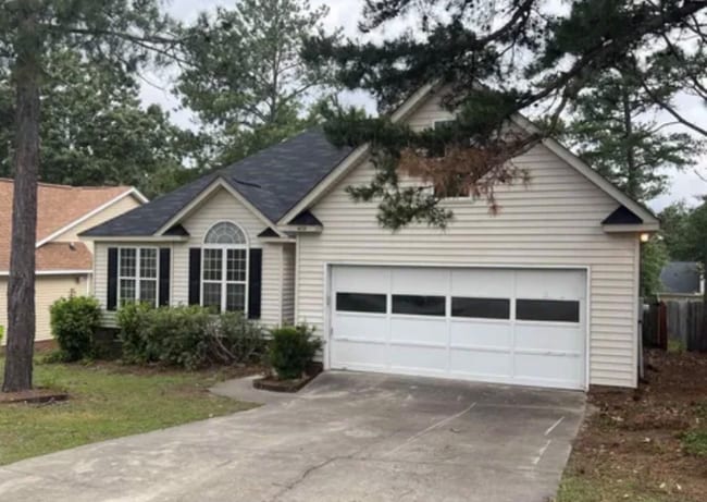 Photo - 404 Waterville Dr