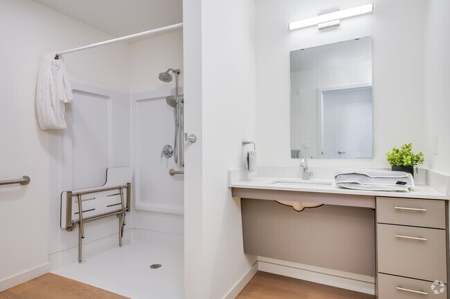 2BR, 2BA - 1,150SF - Bathroom
