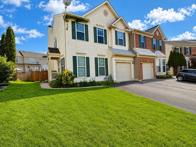 Photo - 235 Eisenhower Ct